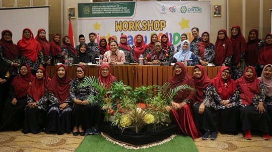 Kabar PAUD - Ketika Guru PAUD Belajar  Menjadi Pencipta Lagu Dengan Pesan Cinta Kasih dan Damai Untuk  Anak Usia Dini 