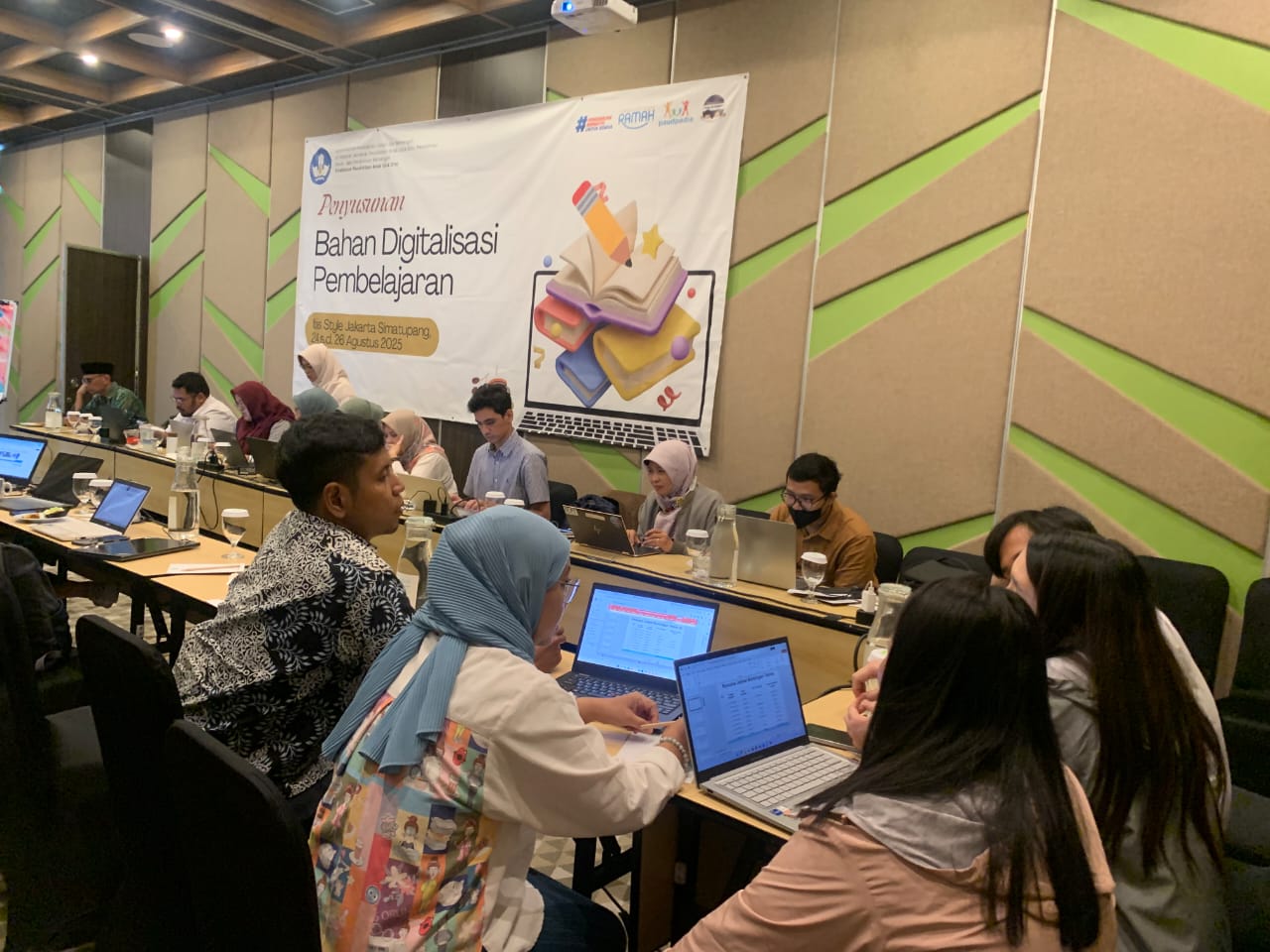 Kabar PAUD - Direktorat PAUD Gelar Bimtek Digitalisasi Pembelajaran, Tingkatkan Motivasi Belajar Anak dan Kembangkan Keterampilan Abad 21 Sejak Anak Usia Dini