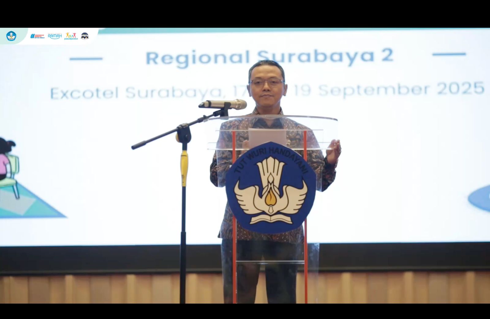 Kabar PAUD - Wamendikdasmen : “Batas Waktu Anak Melihat Layar 1 Jam, Jangan Sampai Banyak Lihat IFP Anak Jadi Malas Bergerak, Motorik Tidak Berkembang”