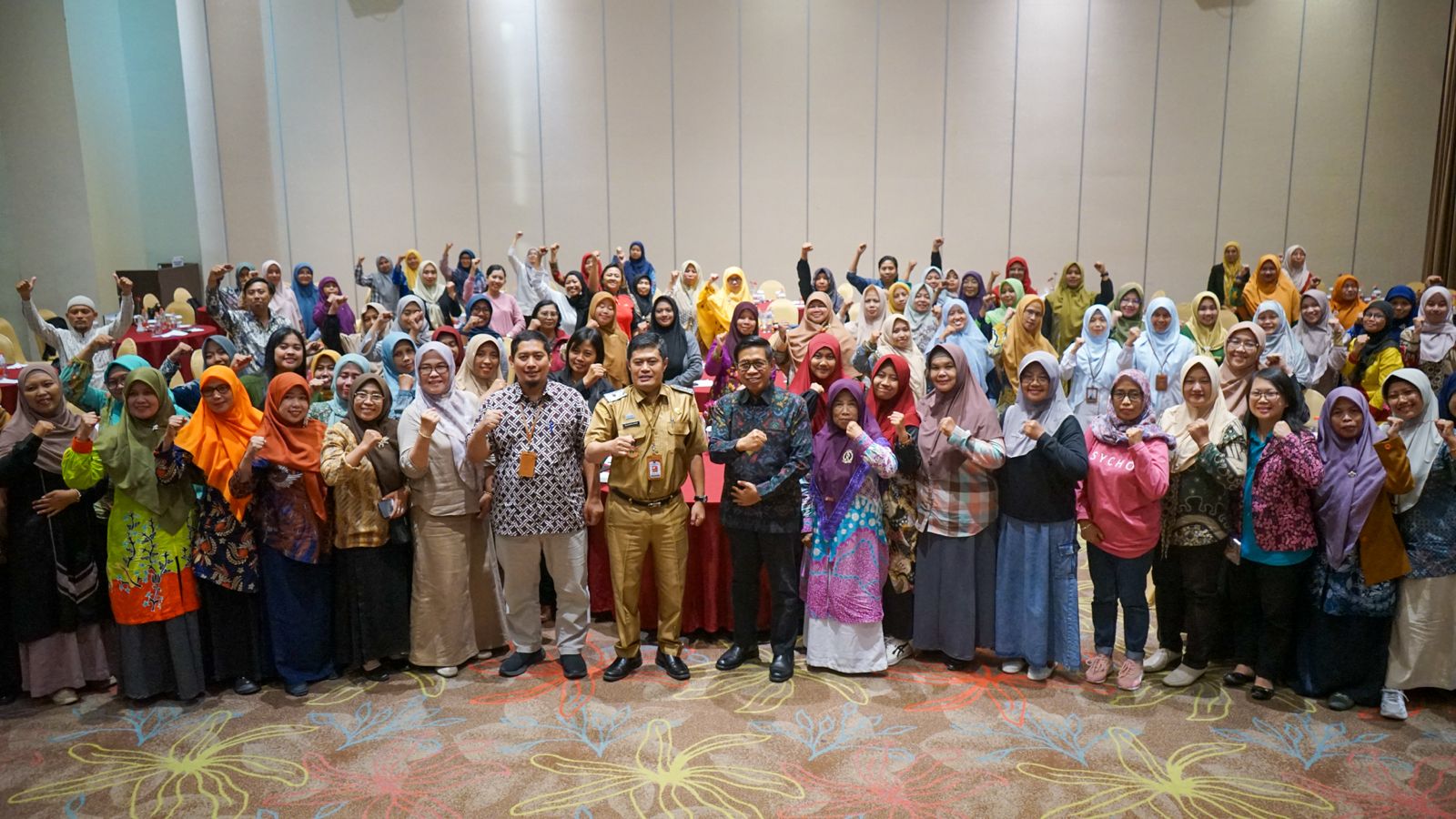 Kabar PAUD - 120 Satuan PAUD di Jawa Timur Ikuti Bimtek Digitalisasi dan Siap Gunakan IFP Sebagai Media Pembelajaran yang Menyenangkan 