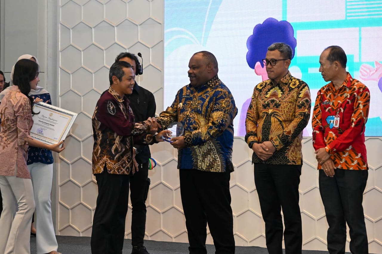 Kabar PAUD - Kemendikdasmen Targetkan 2030 Indonesia Bebas Buta Huruf, Kisah Haru Perjuangan Tuntaskan Tuna  Aksara di Ujung Negeri Yahukimo