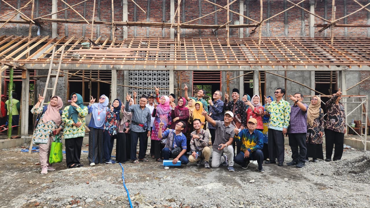 Kabar PAUD - Direktur PAUD dan Asdep PAUDDAS Kemenko PMK Kunjungi Implementasi Digitalisasi Pembelajaran dan Revitalisasi Satuan PAUD di Kulon Progo Jogyakarta 