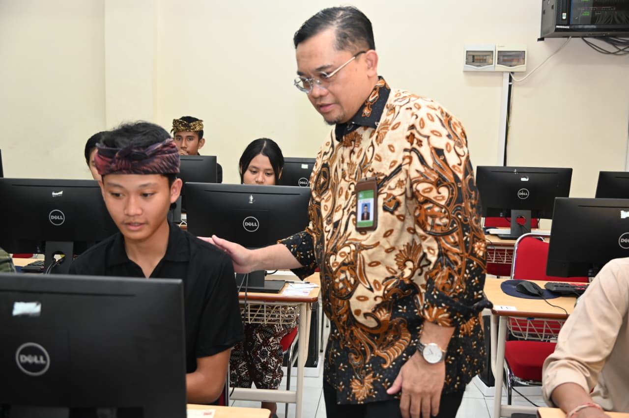 Kabar PAUD - Dirjen PAUD Dikdasmen Gogot Suharwoto Tinjau Pelaksanaan TKA dan Revitalisasi di Bali Jembatan Keniscayaan Menuju Transformasi Pendidikan 