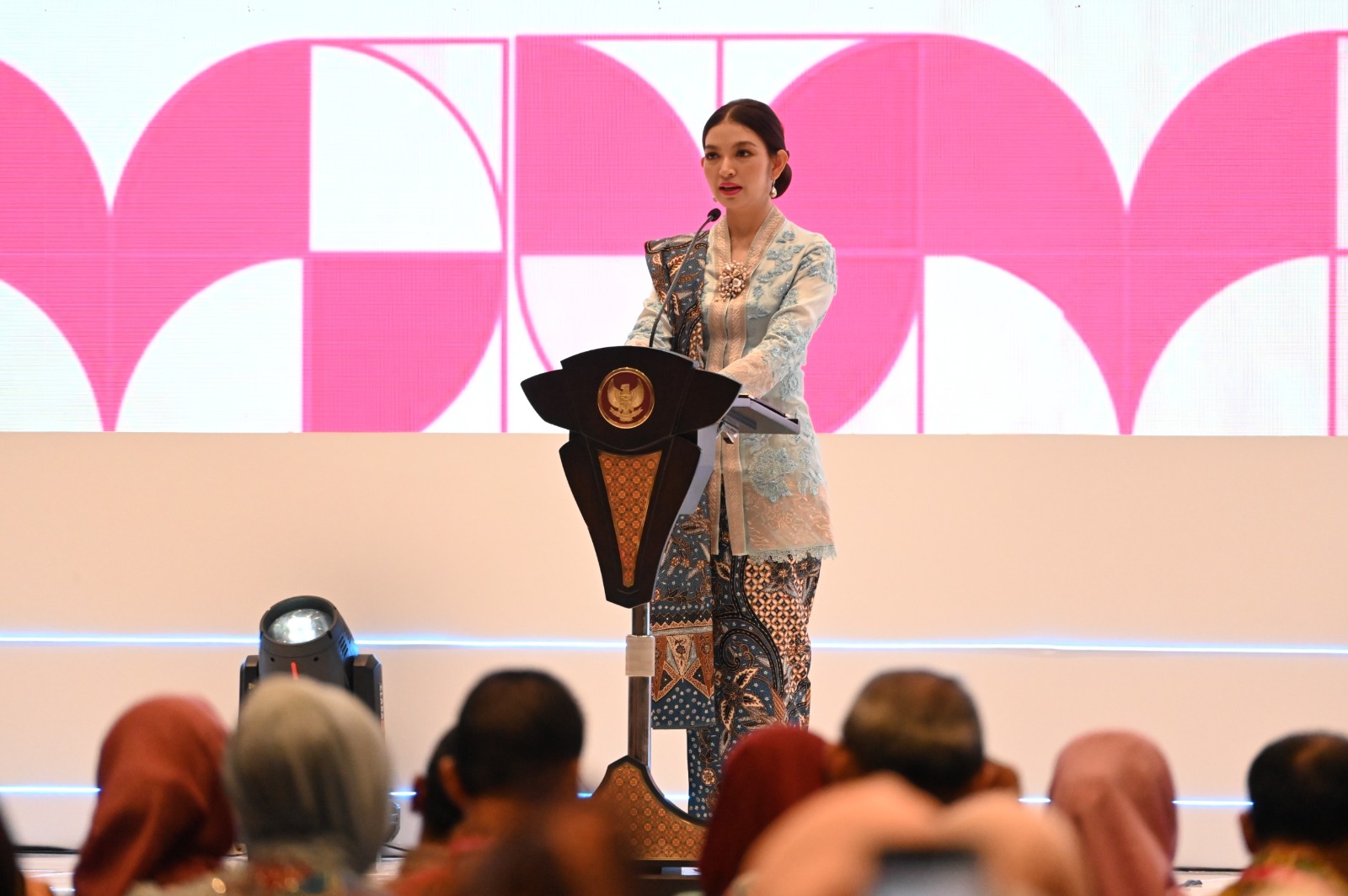 Kabar PAUD - Keseruan Ibu Wapres  Selvi Ananda dan Seruni KMP di Ajang Apresiasi Bunda PAUD Tingkat Nasional, Pesannya “Jangan Rampas Masa Emas Anak PAUD dengan Memaksa Membaca Dini”