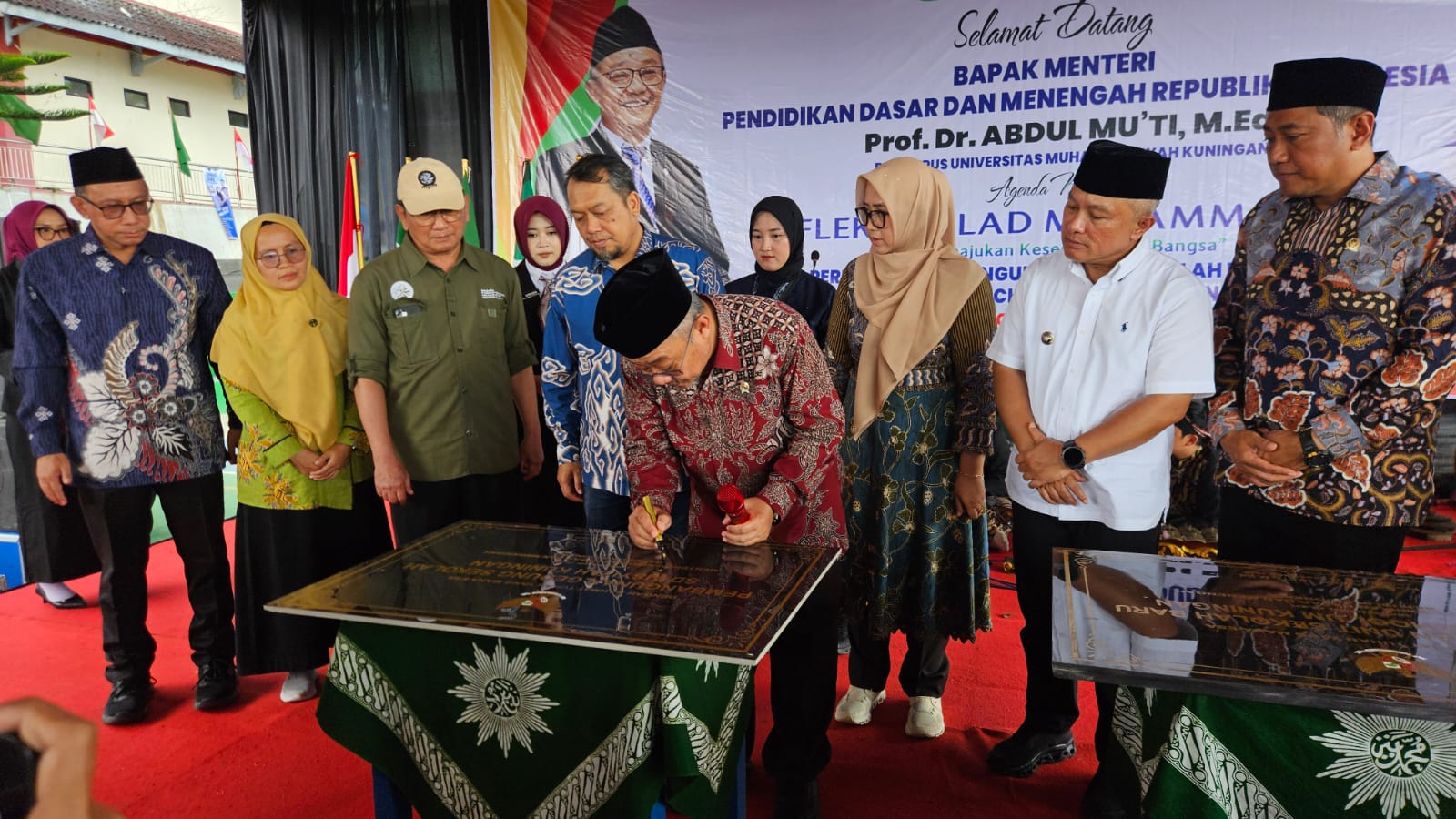 Kabar PAUD - Mendikdasmen Resmikan Revitalisasi Satuan PAUD di Kabupaten Kuningan, Sekolah Harus Jadi Ruang Belajar yang Menyenangkan dan Berkelanjutan Bagi Murid