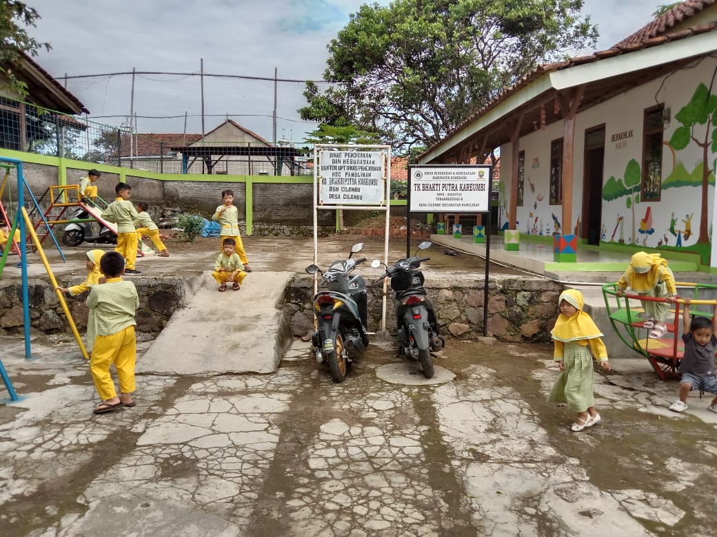 Kabar PAUD - Lentera di Puncak Kareumbi: Perjuangan TK Bhakti Putra Merebut Masa Depan di Tengah Kepungan Kabut dan Intimidasi