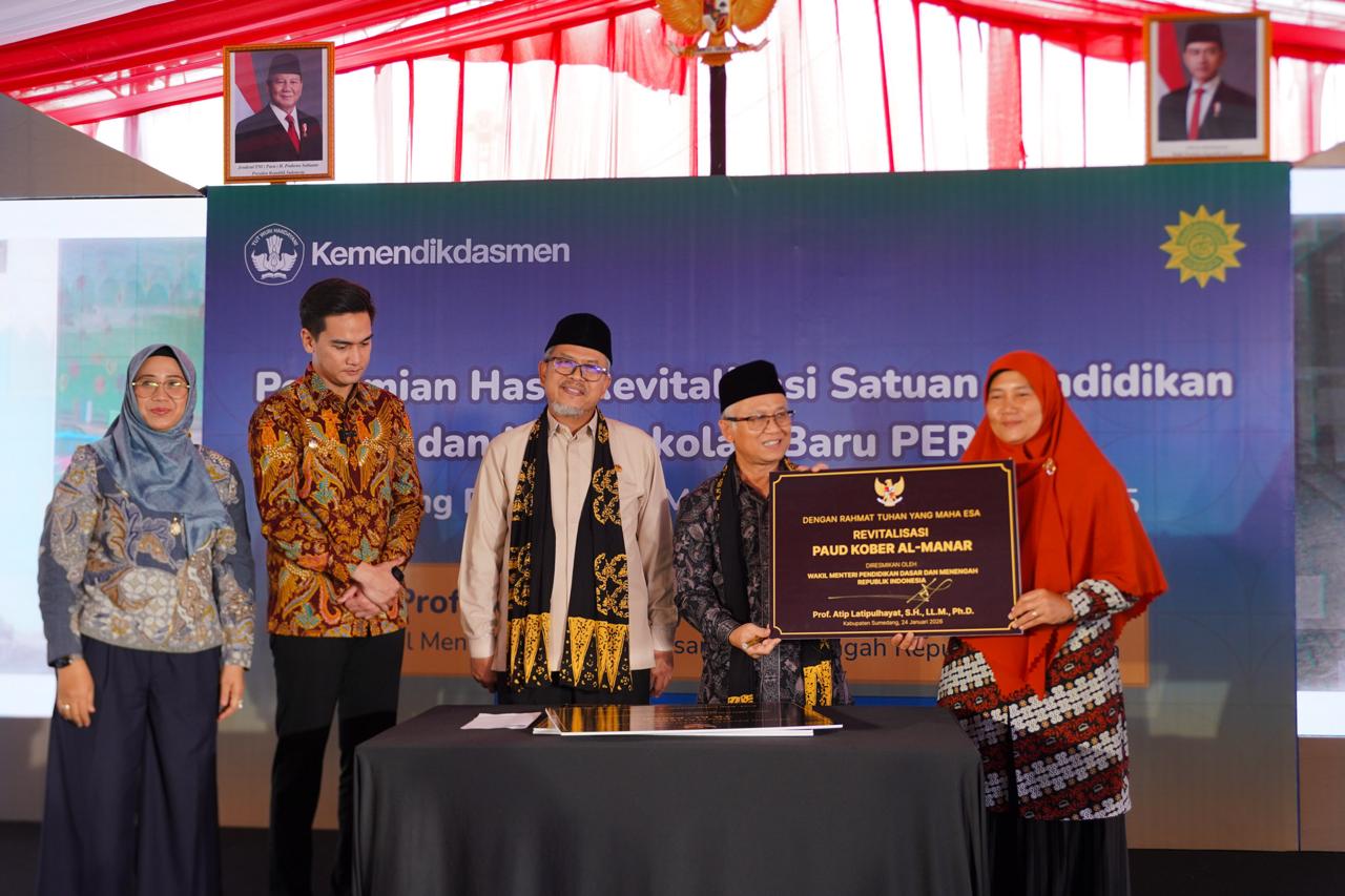 Kabar PAUD - Wamen Dikdasmen, Atip Latipulhayat Resmikan Revitalisasi Satuan Pendidikan di Sumedang, Tekankan Budaya Bersih dan Pemeliharaan Pasca-revitalisasi 