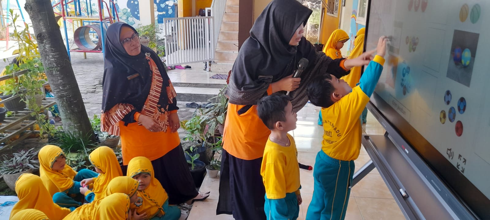 Kabar PAUD - Pemerintah Luncurkan Penyaluran TPG Bulanan, Pencairan Dana Untuk 1,2 Juta Guru ASN Provinsi dan Kabupaten/Kota Sudah Direkomendasikan 