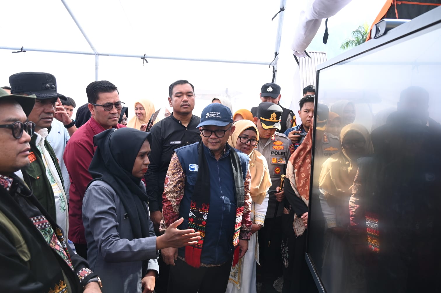 Kabar PAUD - Negara Hadir Bersama Satuan Pendidikan Terdampak Bencana, Mendikdasmen Salurkan Rp. 274 Miliar untuk Revitalisasi Sekolah Pascabencana Di Sumatera