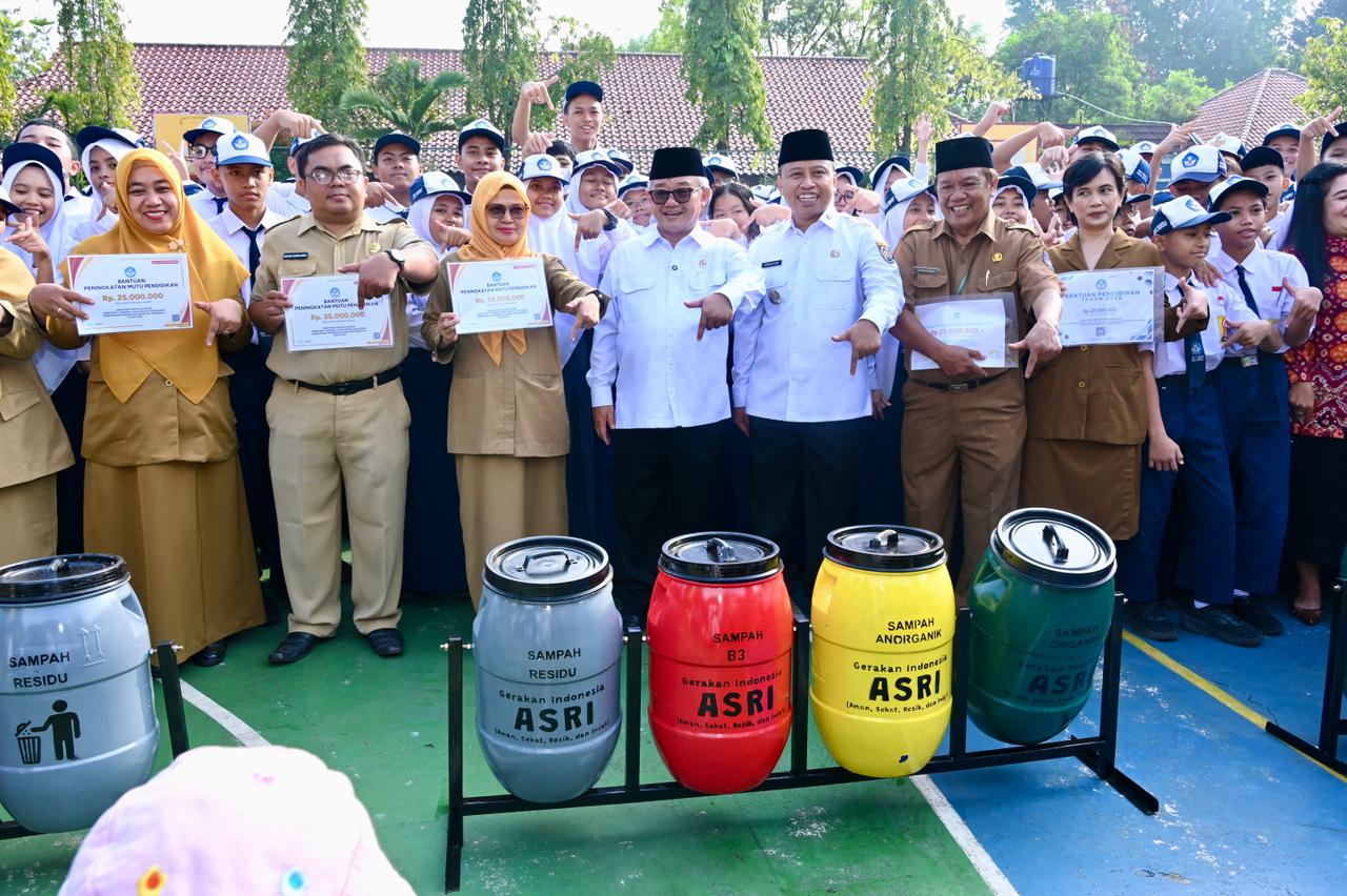 Kabar PAUD - Ikrar Pelajar Indonesia dan Gerakan ASRI Tandai Hari Pertama Upacara di Sekolah 