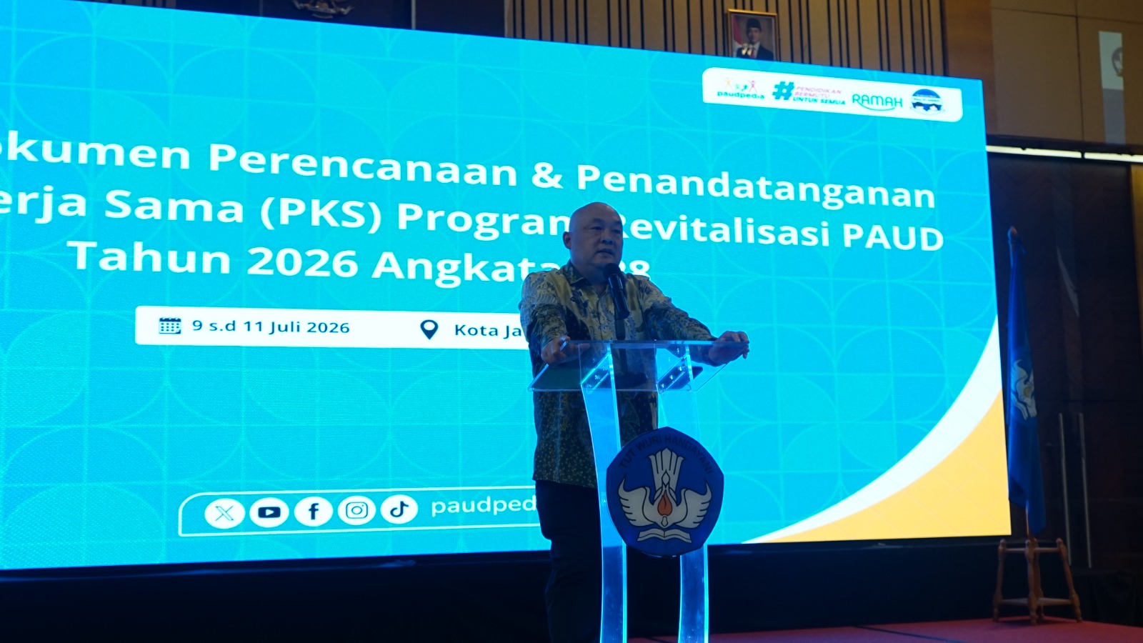 Peran Kepala Sekolah Sebagai Manager Pelaksana Program Revitalisasi Satuan Pendidikan bukan sebagai Pelaksana Pembangunan Fisik