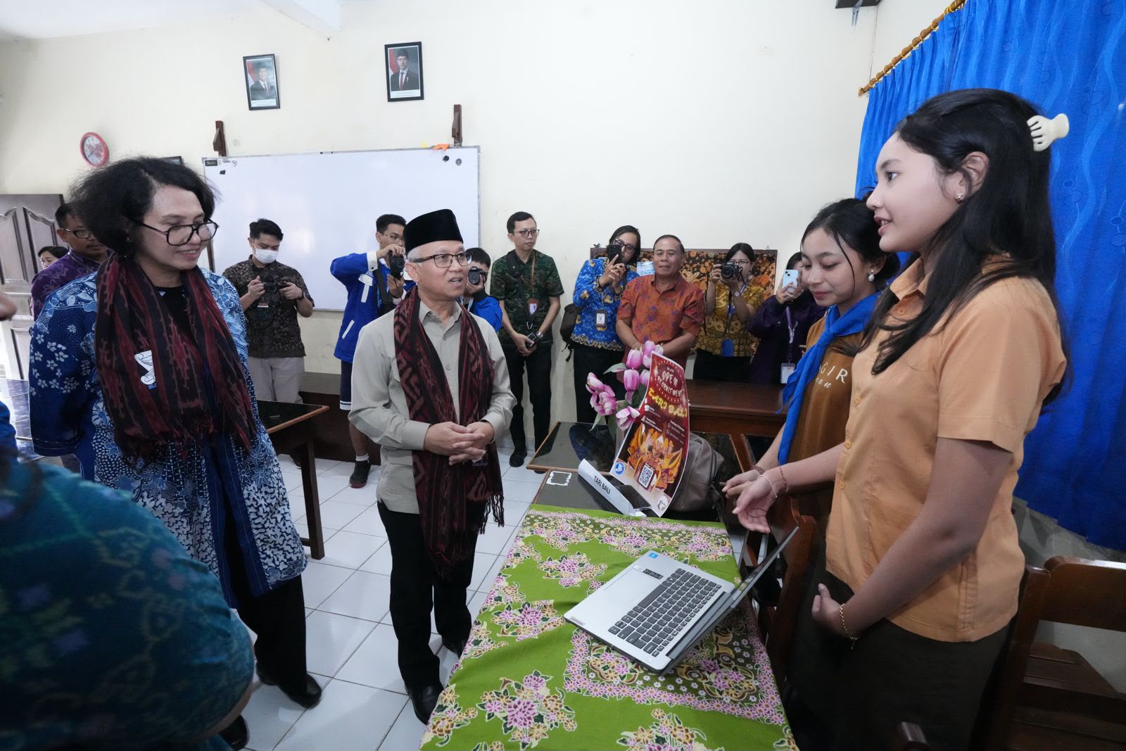 Kabar PAUD - Hari Terakhir MPLS Ramah di Bali, Wamendikdasmen Kagum pada Kemandirian Siswa PAUD dan Sekolah Dasar Harapan Denpasar