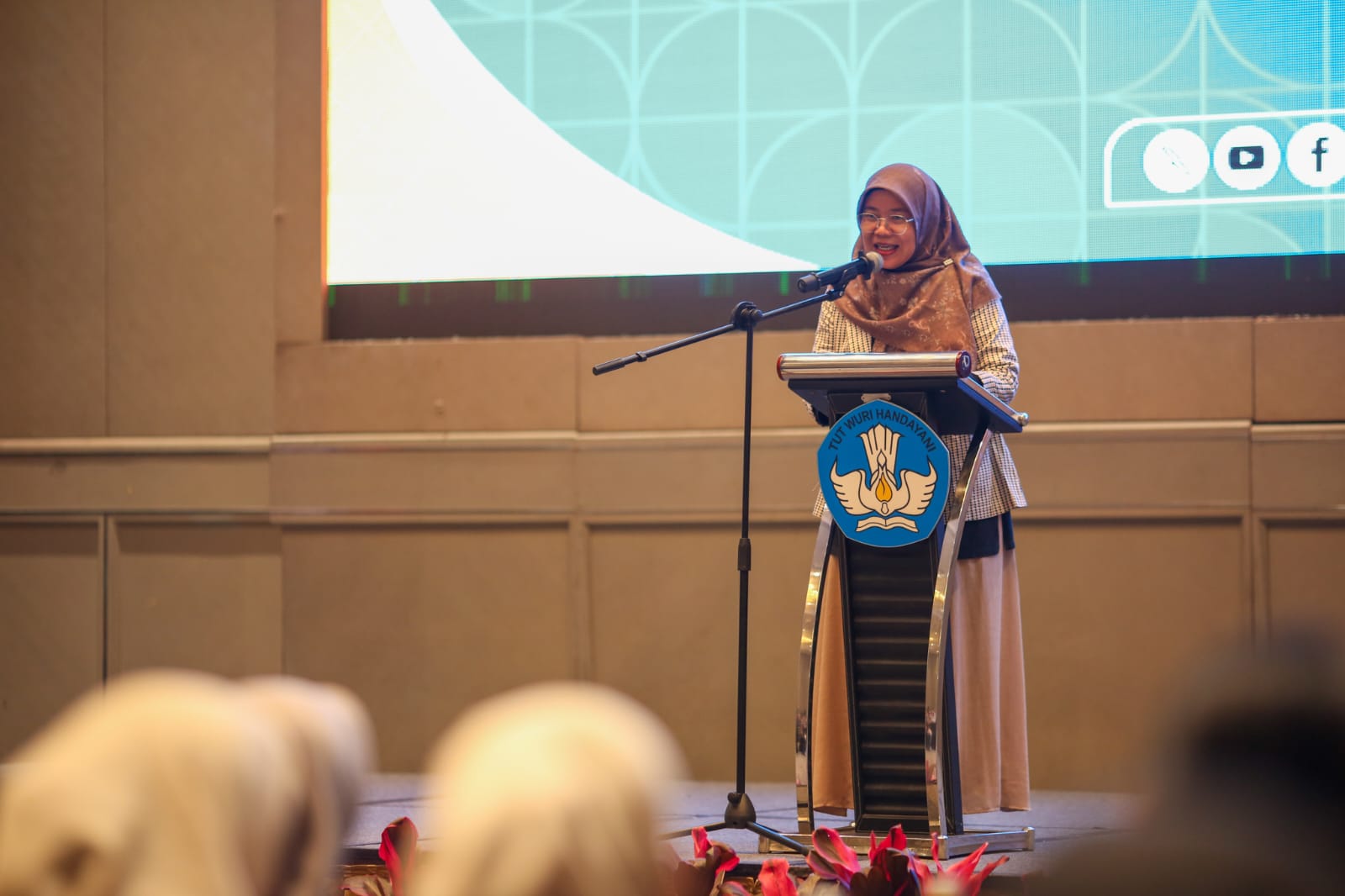 Kabar PAUD - 239 Kepala PAUD Jatim Tandatangani PKS Revitalisasi Angkatan ke-46, Harris Iskandar Tekankan Integritas Penggunaan Anggaran dan Penuhi  Hak Dasar Anak