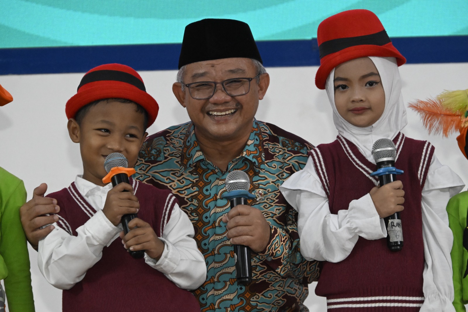 Kabar PAUD - Mendikdasmen Hadiri Pertemuan Menteri Pendidikan ASEAN, “Mengawal Jemari Mungil di Era Algoritma, Di Antara Binar Layar dan Sunyi Anak-Anak Kita”