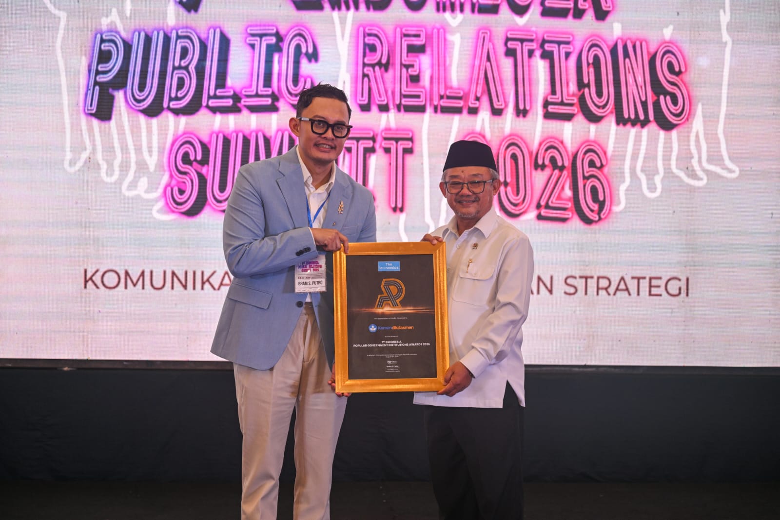 Kabar PAUD - Kemendikdasmen Raih Penghargaan Keterbukaan Komunikasi Publik di 7th Indonesia Public Relations Summit, Berhasil Tekankan Pentingnya Empati dan Mendengar